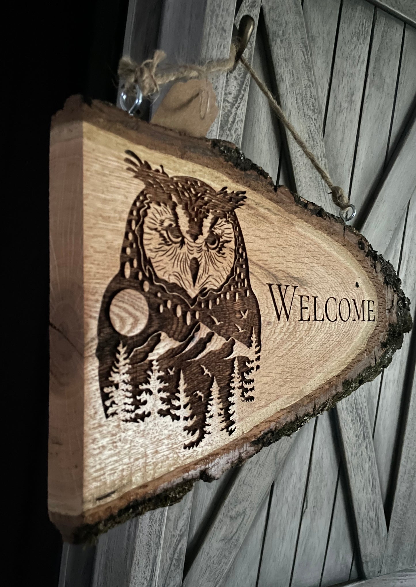 Owl Welcome Sign on Oak