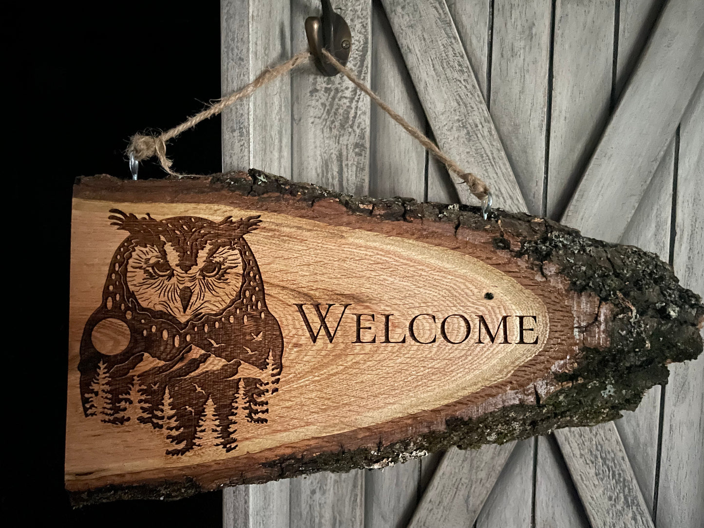 Owl Welcome Sign on Oak