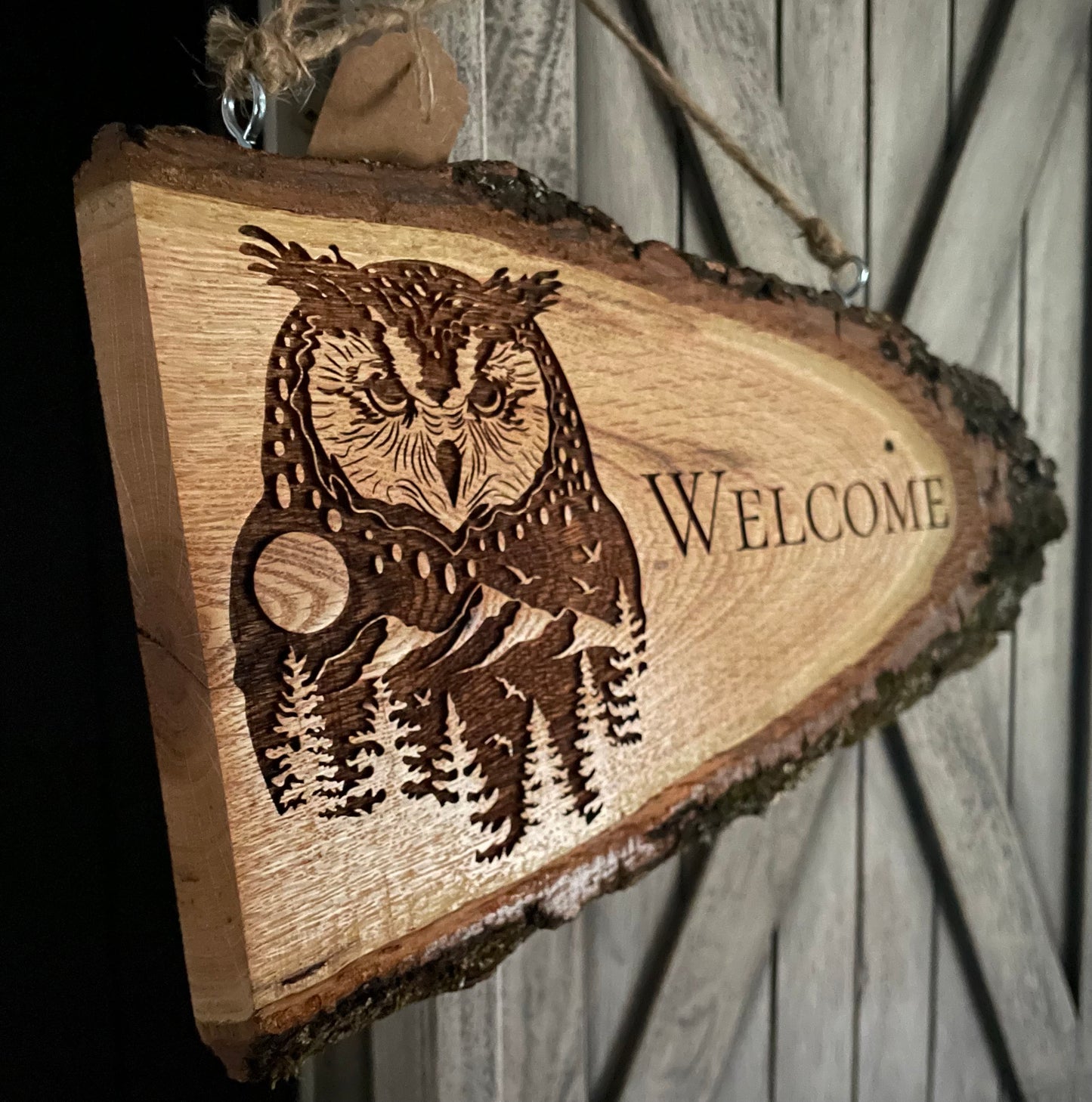 Owl Welcome Sign on Oak